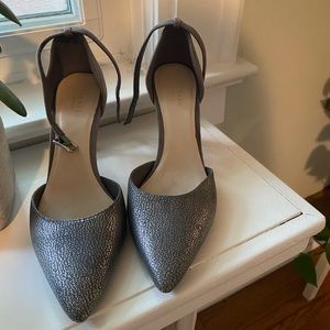 Cole Haan Heels (size 7)